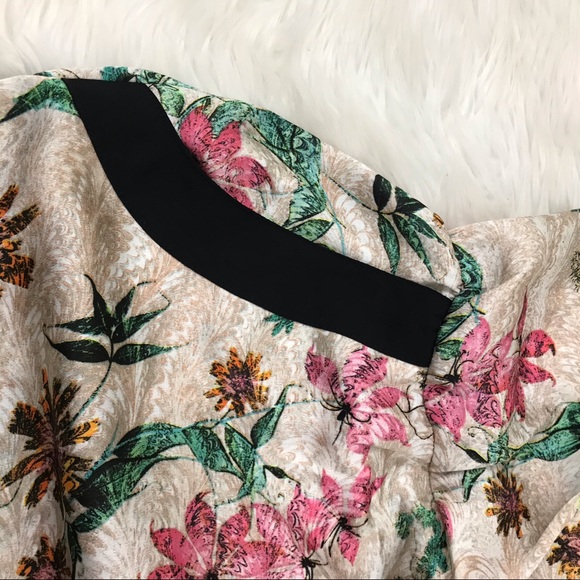 En Creme Floral Wrap Pockets Shorts Romper XS - Picture 6 of 8